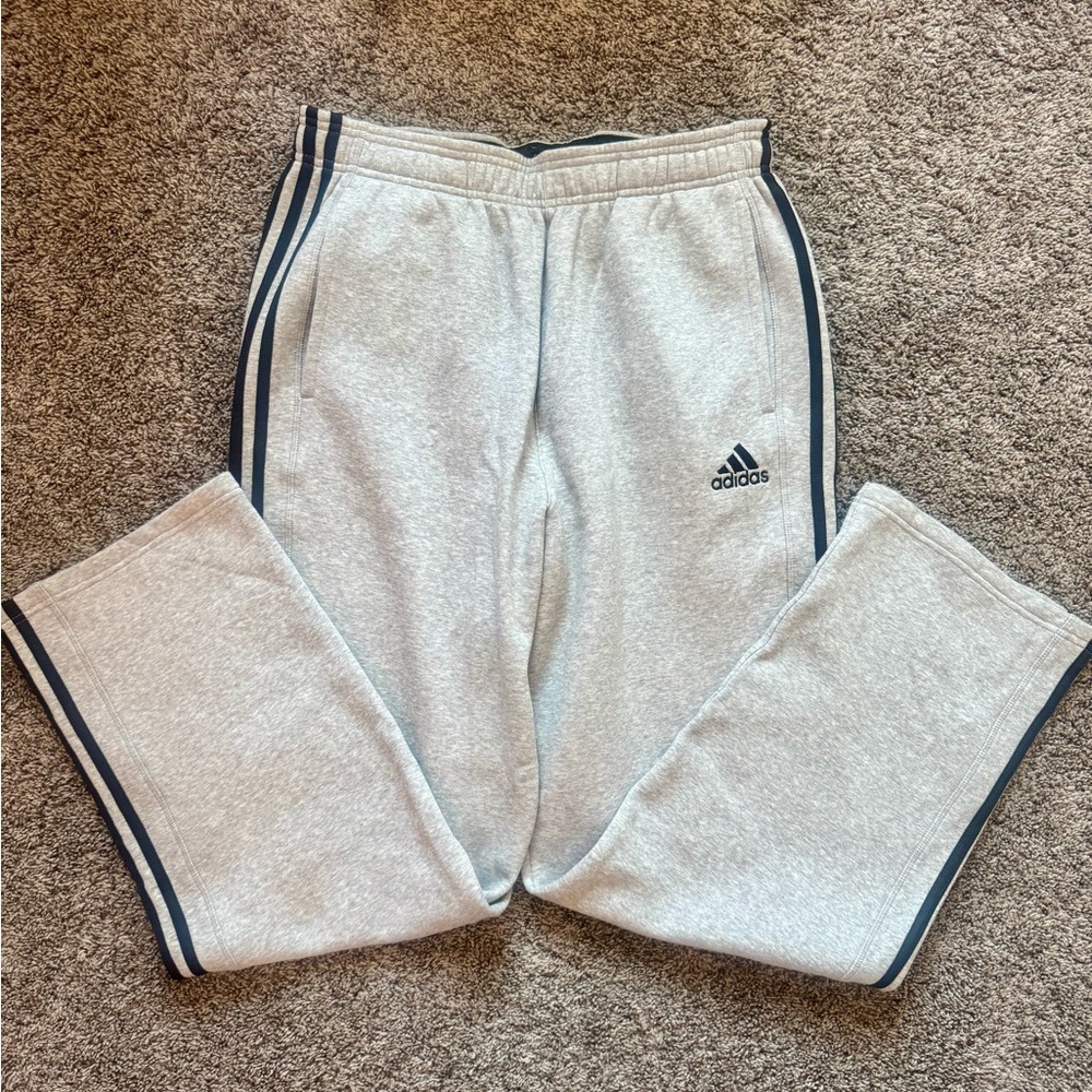 🆕 Adidas Mens Gray Essential Cotton Fleece Sweatpants. Size Large